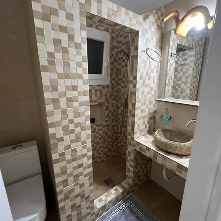 Alexandra's * 伊拉克利亚岛